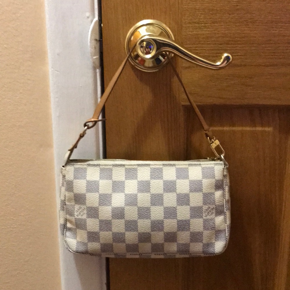 Louis Vuitton pochette